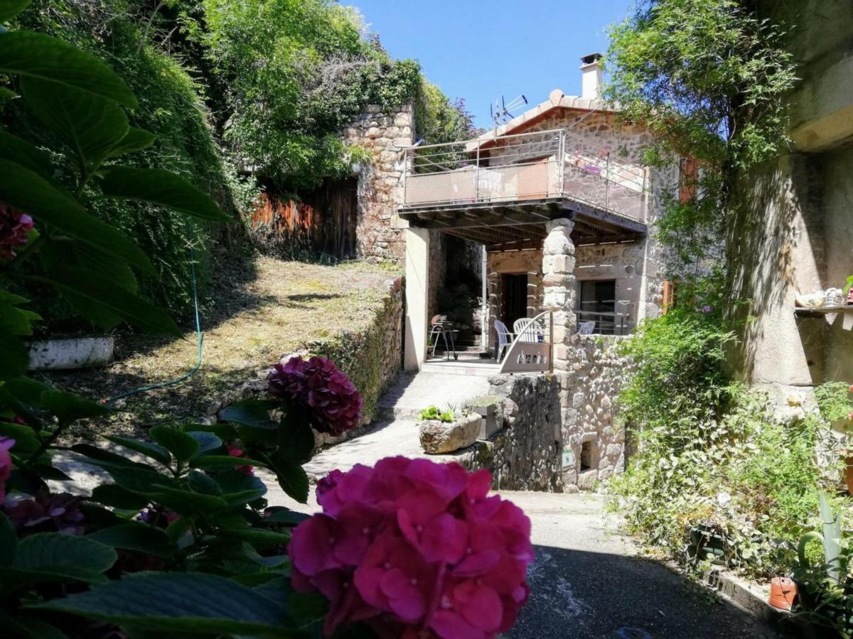 Gite De Charme Avec 2 Terrasses, Au Coeur Du Parc Du Pilat, Confortable Et Equipe - Fr-1-496-40 Malleval Exteriér fotografie